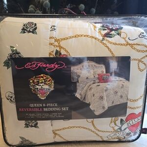 Ed Hardy  Queen reversible  8piece Bedding set new